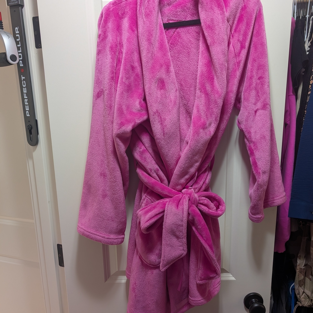 Victoria's Secret Pink Plush Robe